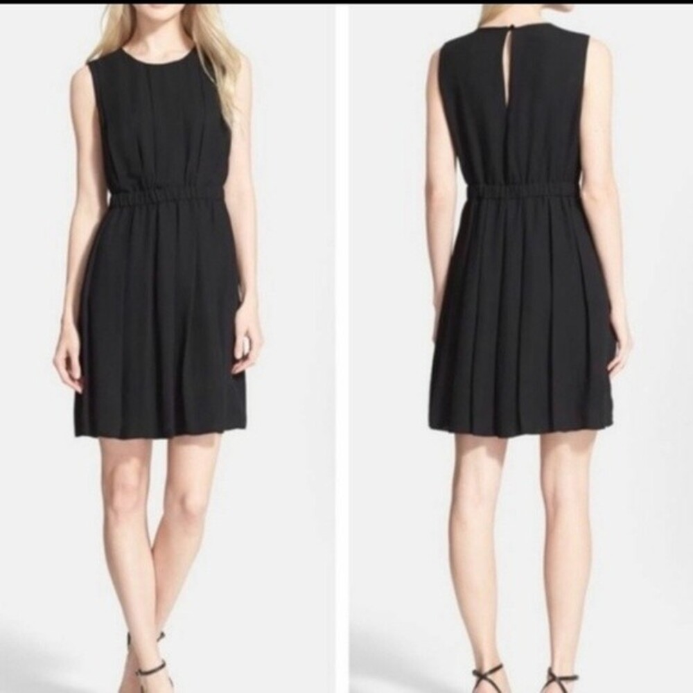 Kate Spade Black Pleated Crepe Dress Size 4 Jewl Neck Key Hole Back